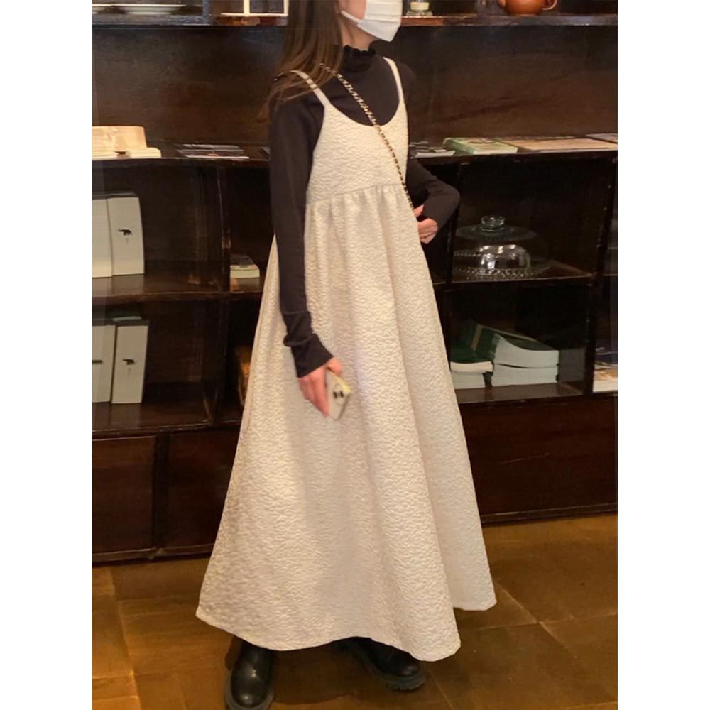 優雅抓皺泡泡布吊帶裙-米杏