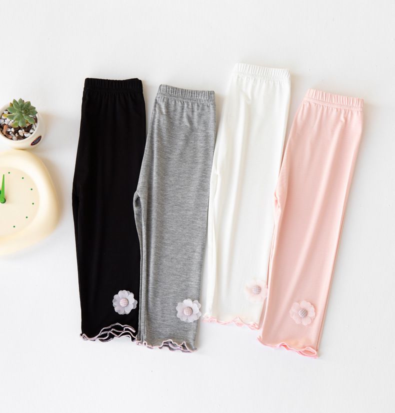 FANMOU - 莫代爾透氣七分內搭褲-甜美花朵-灰色-滾邊顏色隨機