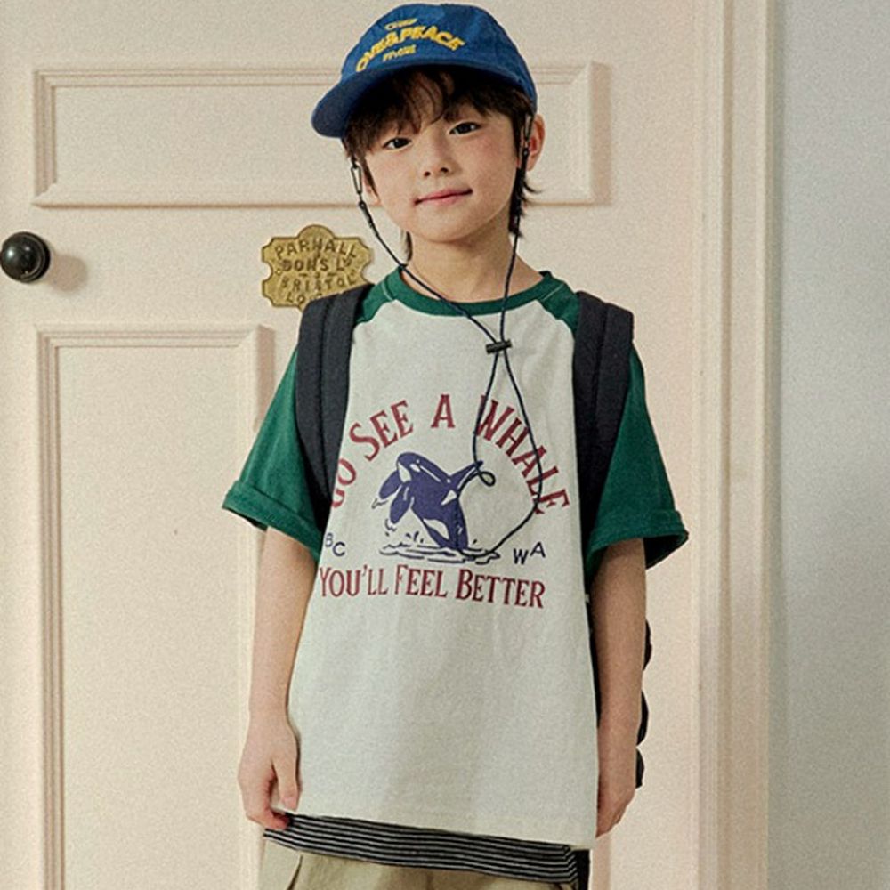 W.S.B. 純棉拼色短袖上衣-鯨魚飛躍圖案-米X森林綠