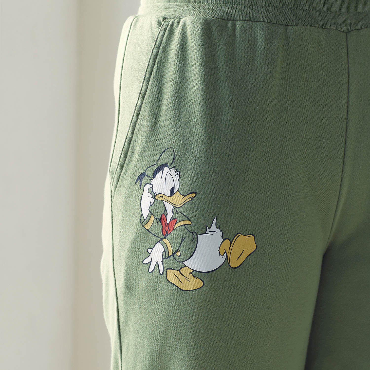 日本千趣會 - 迪士尼 柔軟家居休閒長褲-米奇花草-深灰