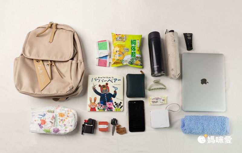 日本 Nicott - Take me 日劇感輕量10口袋尼龍後背包/媽媽包-經典黑 (28x18x37cm)