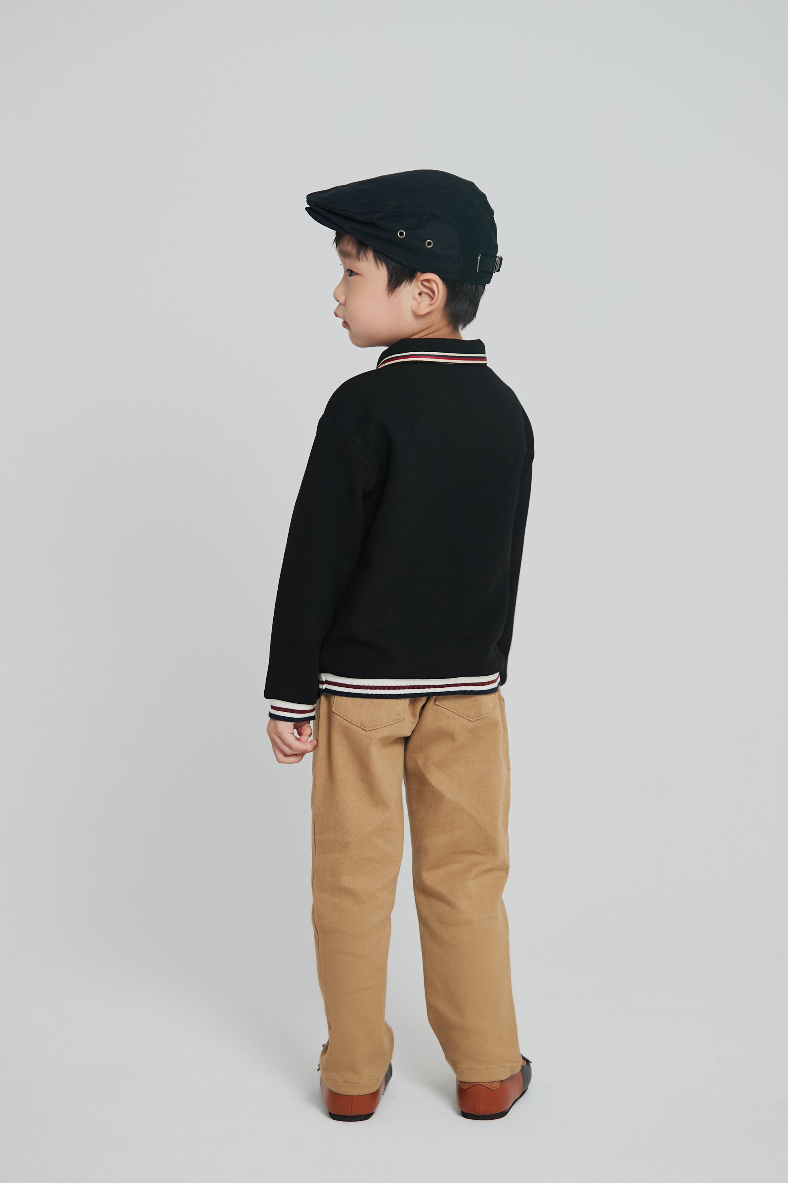 韓國 Coco Bang - 胸前盾牌徽章翻領上衣-黑