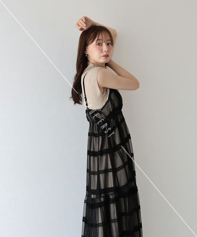 日本 BLUE EAST - 甜美植絨大格紋吊帶背心洋裝-卡其