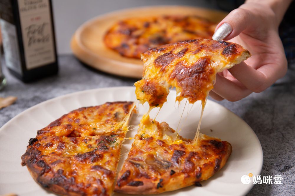 一週賣出一棟101高度！瑪莉屋口袋比薩 回烤5分鐘上桌！