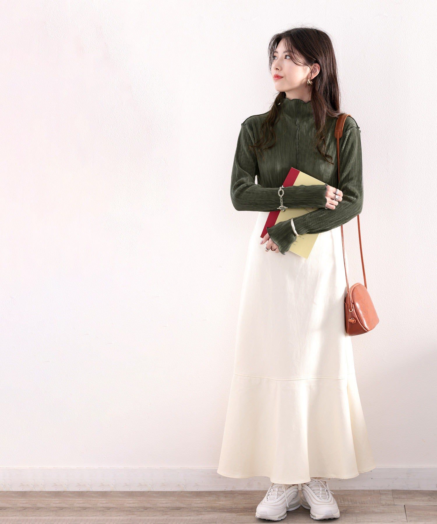 日本 Classical Elf - 光澤感木耳邊薄長袖上衣-酪梨綠