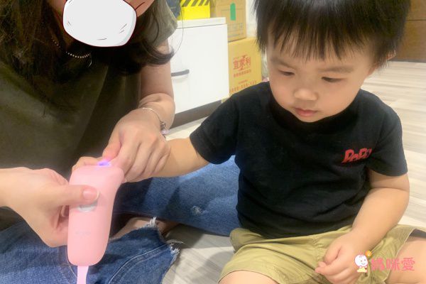 美國 VANRRO - Babynice 專業嬰兒電動指甲剪-White 純淨白-ABS 電子元件/重量：111g