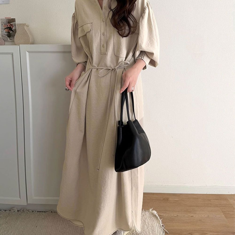 速乾抗皺 俐落領綁腰泡泡袖洋裝-卡其