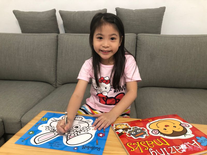 【超級英雄/蜘蛛人 貼紙書】熱愛英雄的男孩不能錯過☞大量貼紙與趣味題型 盡情當個小小英雄