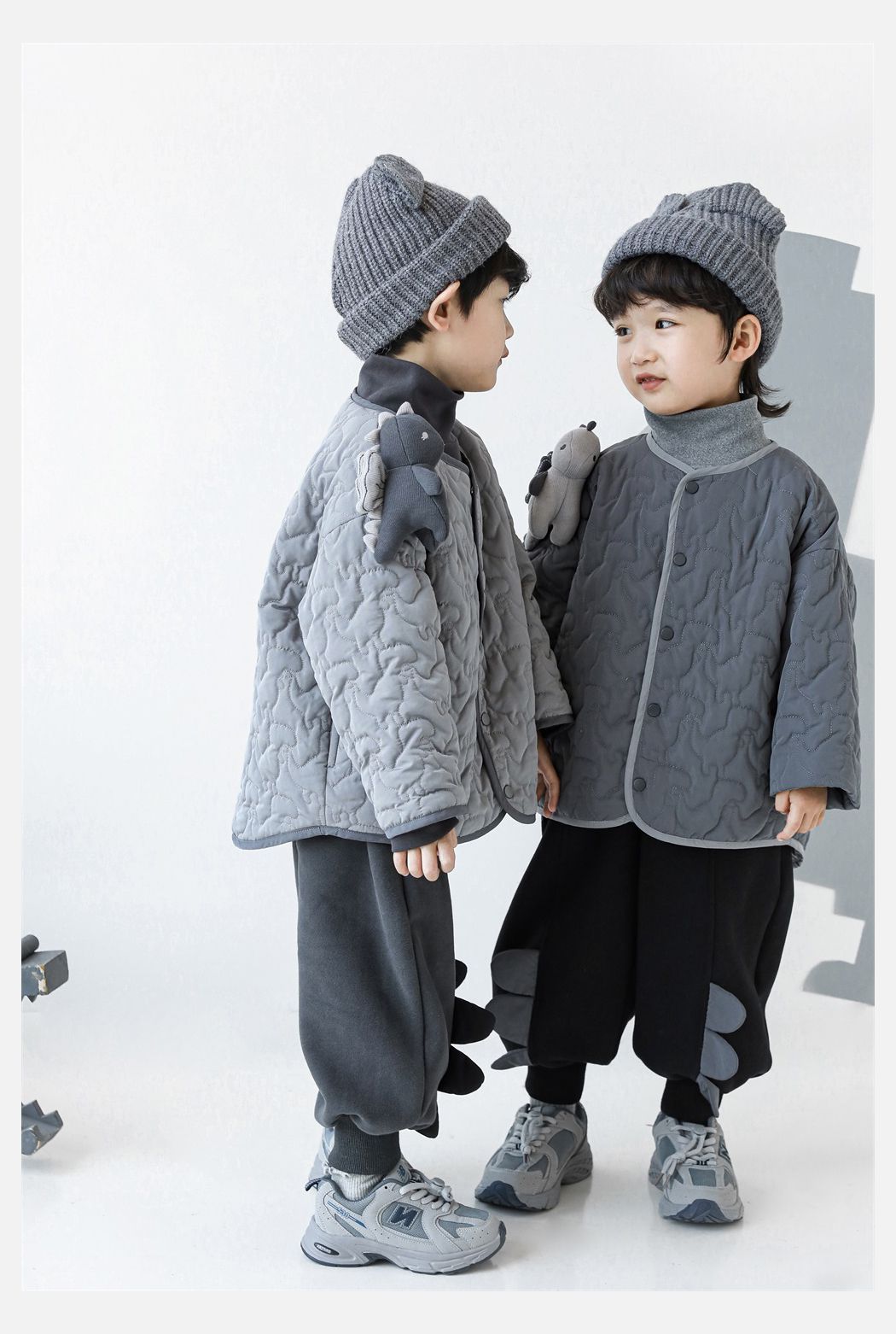 TONGMO - 加厚造型腰鬆緊休閒長褲-恐龍背棘-深灰色