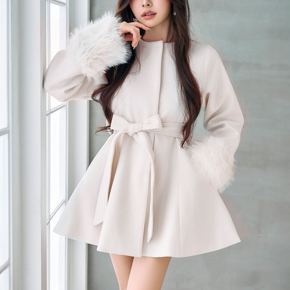 華麗毛絨傘型優美大衣外套(毛領可拆)-象牙米