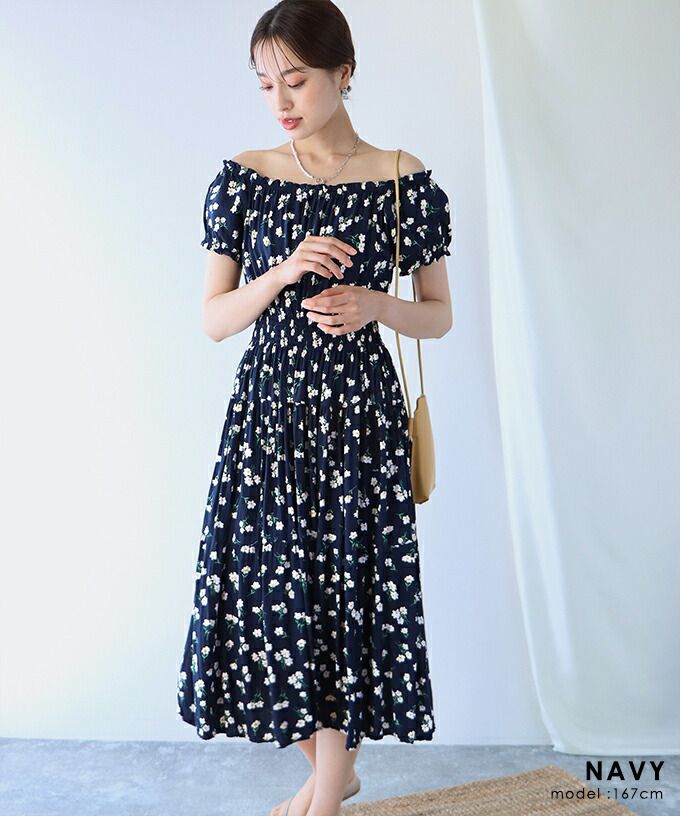 日本 BLUE EAST - 絕美平口縮腰泡泡袖洋裝-碎花-藍