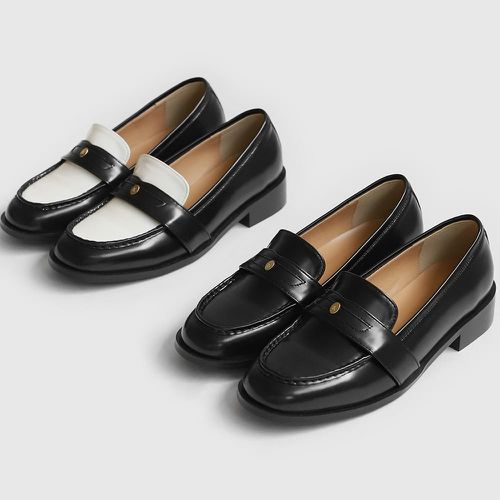 品牌金飾點綴矮跟樂福鞋-白X黑