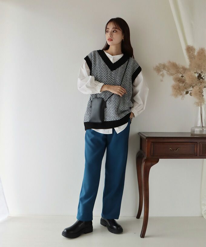 日本 BLUE EAST - 人字紋V領針織背心-黑