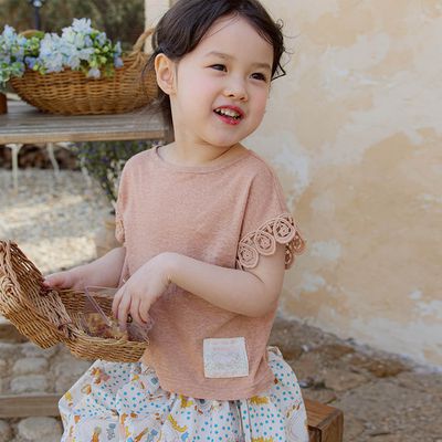 韓國 Puellaflo - 鏤空繡花裝飾短袖上衣-太妃糖