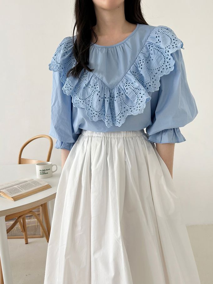 韓國女裝連線 - 鏤空V字荷葉裝飾圓領襯衫-天藍 (FREE)