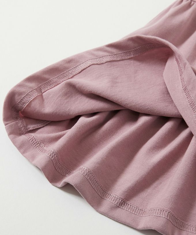 日本 devirock - 天竺棉舒適分層短袖洋裝-背後標語-淺灰