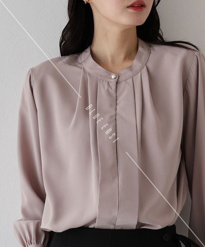 日本 BLUE EAST - 2way領知性整潔感打褶長袖上衣-珍珠袖扣-藍