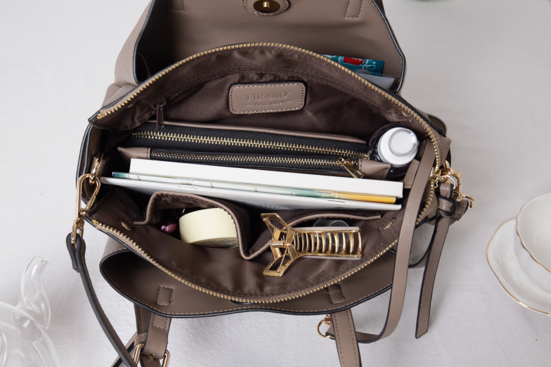 日本 FIRANO - [明星著用款]多夾層2WAY托特包+側背包2件組-焦糖 (34x28x14cm)