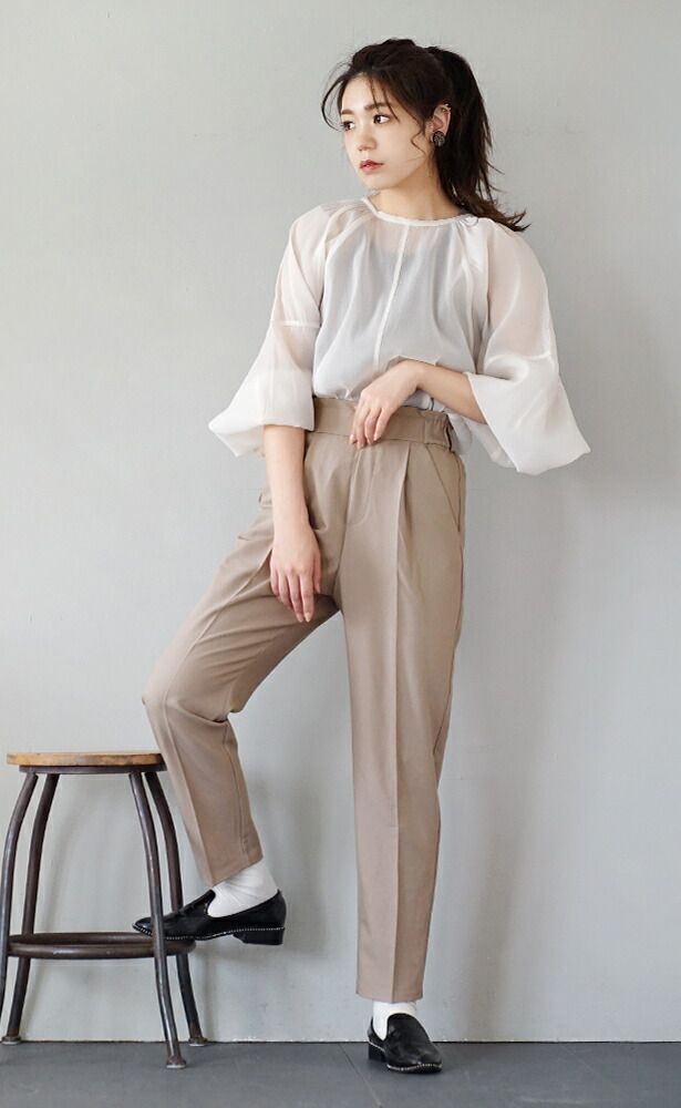 日本 zootie - 空氣感透膚優雅泡泡袖上衣-焦糖棕