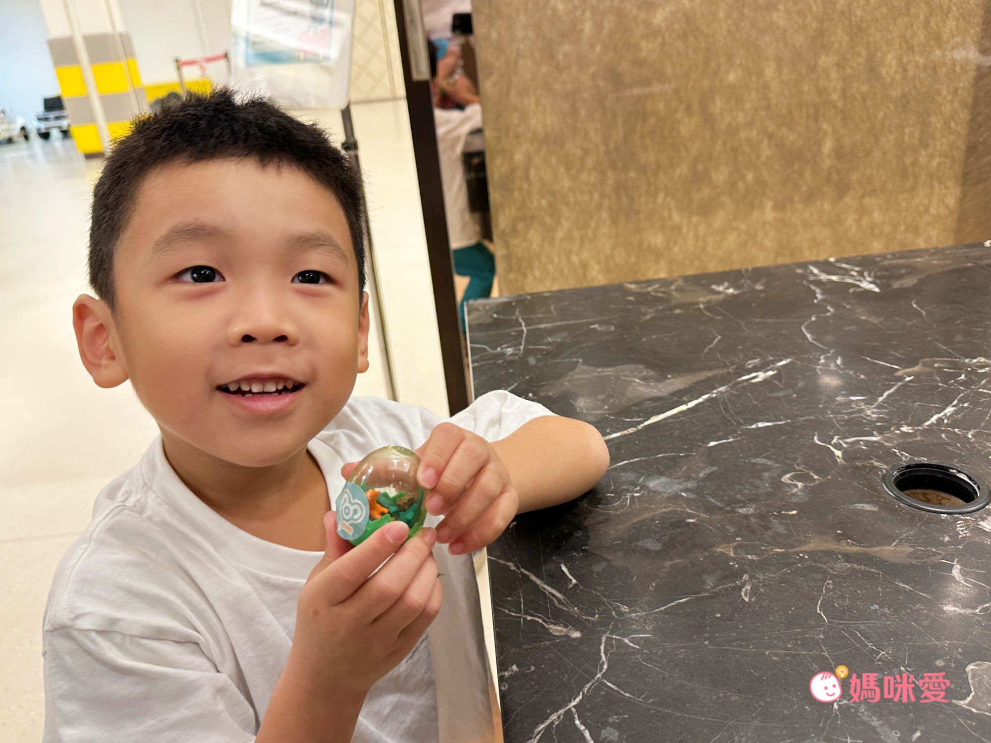 親子友善【承攜行旅 高雄六合館】破百坪賽車場 / 戶外泳池