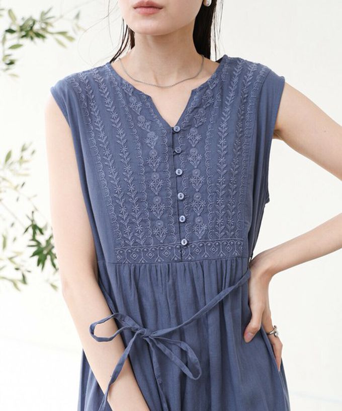 日本 Bab - 100%印度棉刺繡腰綁帶無袖洋裝-煙燻藍