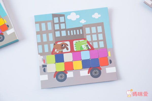 西班牙 APLI - 旅行磁力拼圖-叢林-磁性底板2片+三角形磁力片30個