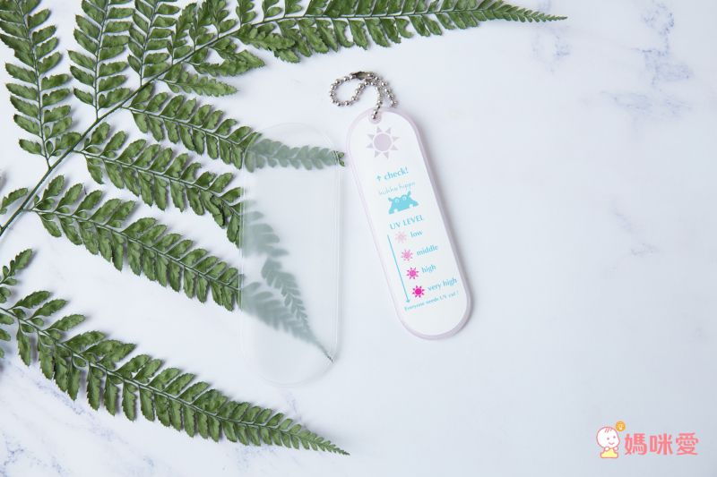 日本 kukka hippo - 紫外線強度檢測隨身化妝小鏡吊飾