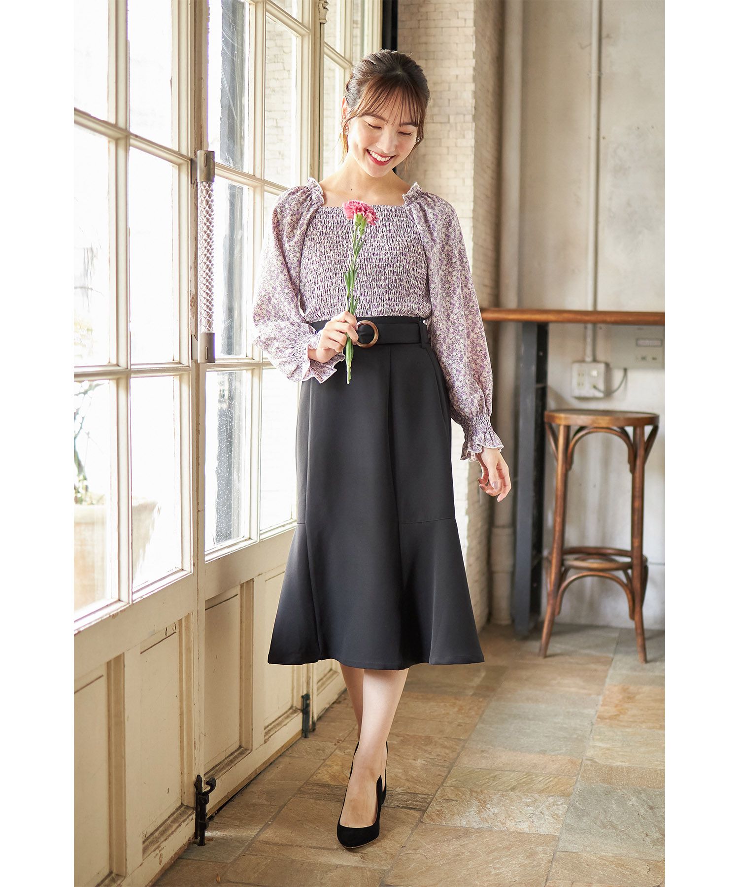 日本 tocco-closet - 歐風碎花方領雪紡上衣-知性黑