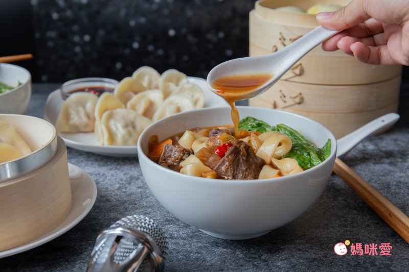 獨家團購！KTV紅燒半筋半肉牛肉麵＆手工豬肉水餃