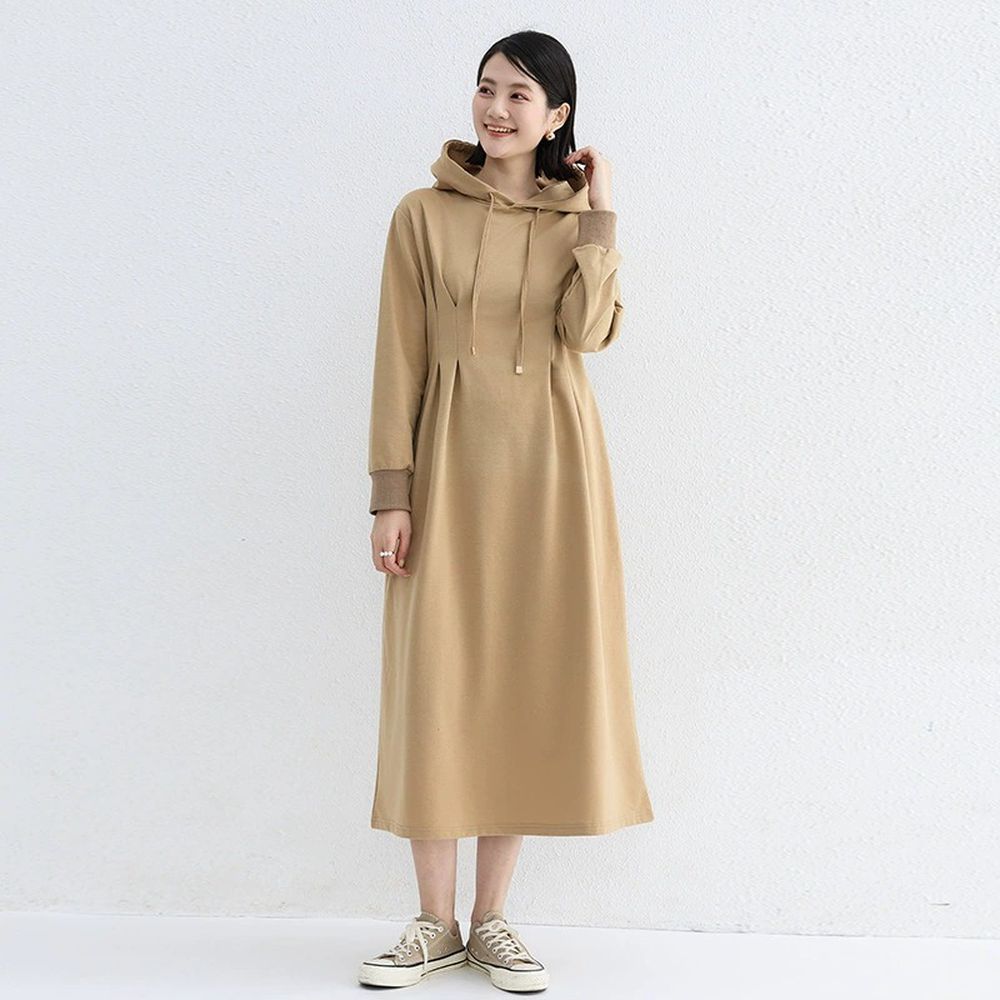 休閒感抓褶修身剪裁長袖連帽洋裝-卡其