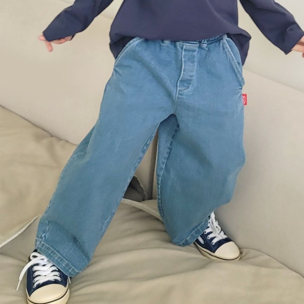 Peanuts House 鬆緊腰紅標點綴丹寧長褲-淺藍