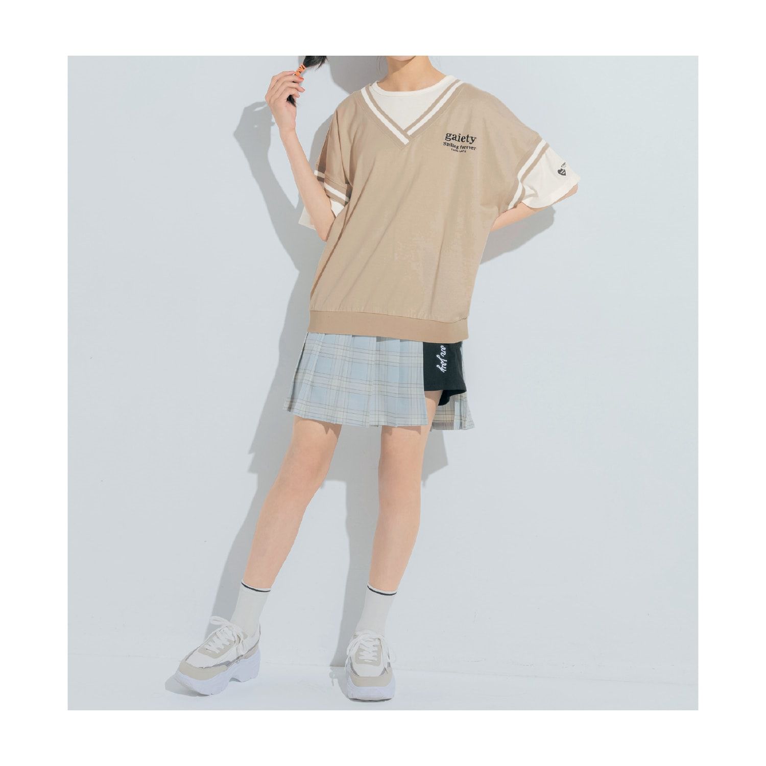 日本 Papel lapiz - 背後緞帶假二件落肩感短袖上衣-淺卡其