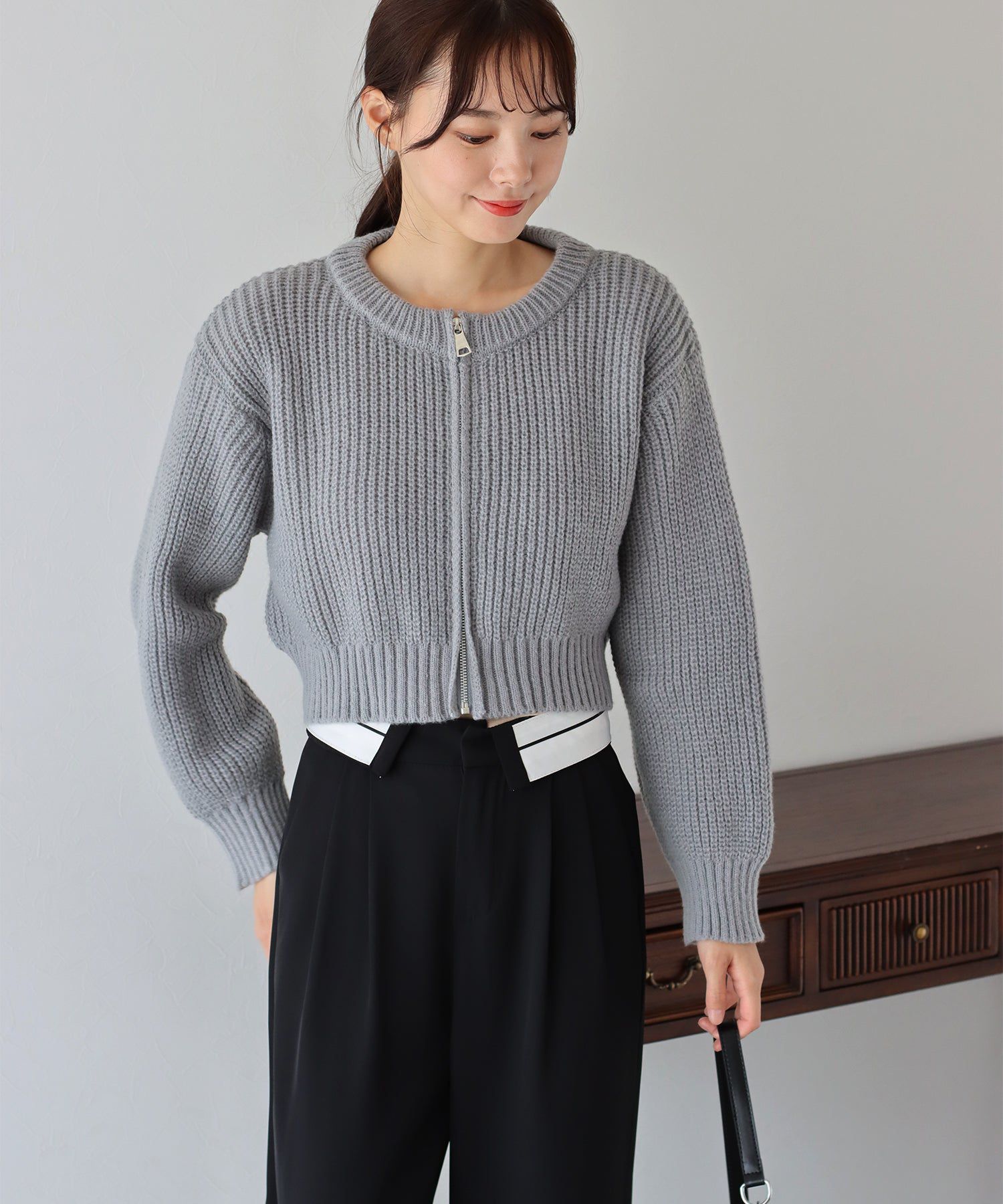 日本 BLUE EAST - 短版圓領羅紋針織薄外套-米杏