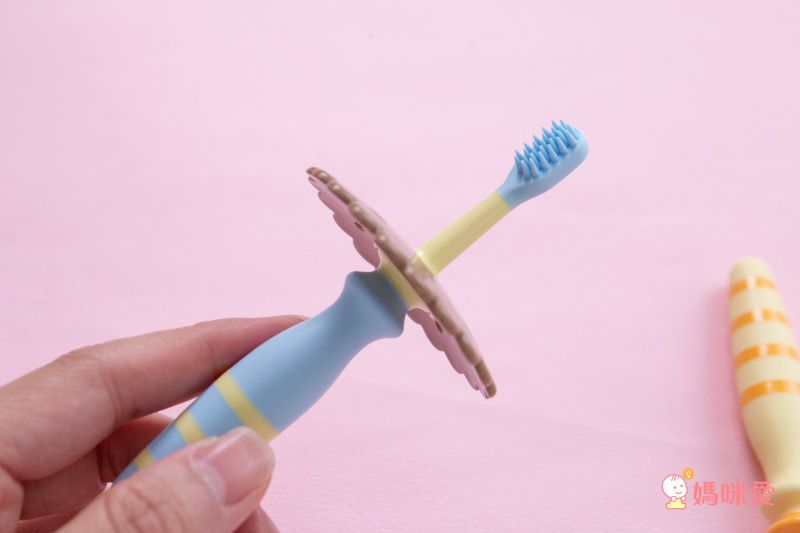 牙科大學共同研發【日本 Richell】 五階段乳齒訓練牙刷