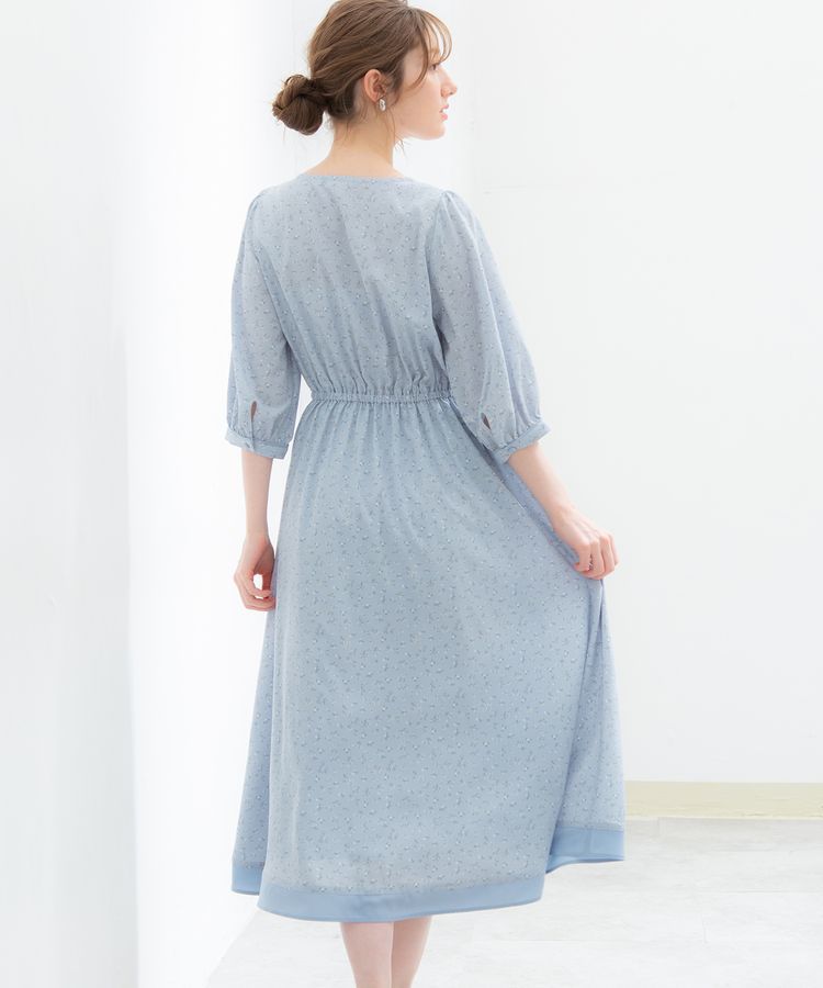 日本 Honeys - V領縮腰排釦七分袖雪紡洋裝-碎花-水藍