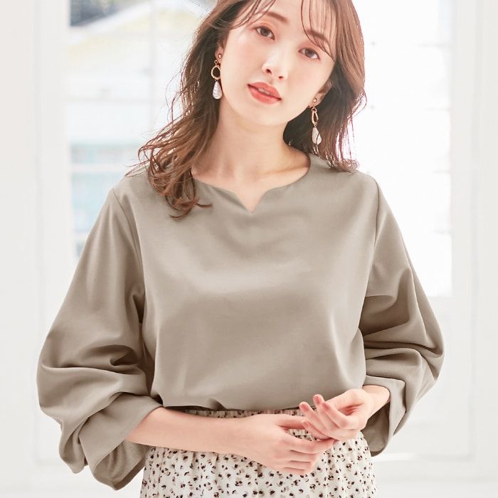 日本 BELLUNA - 優雅V領雪紡長袖上衣-可可
