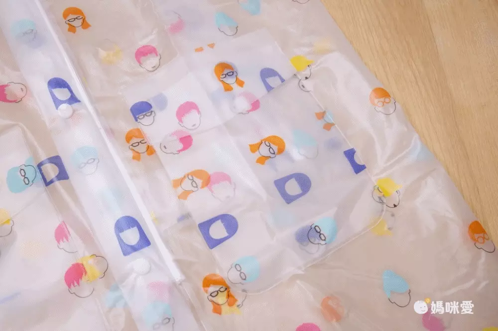 卡通圖書包位兒童雨衣(附收納袋)-小小人-帽簷無反光條