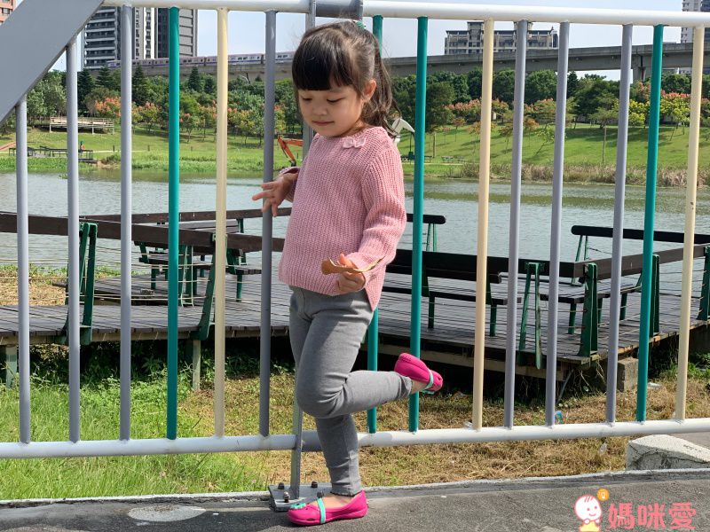 FANMOU - 七分內搭褲(莫代爾)-蝴蝶結-黑色