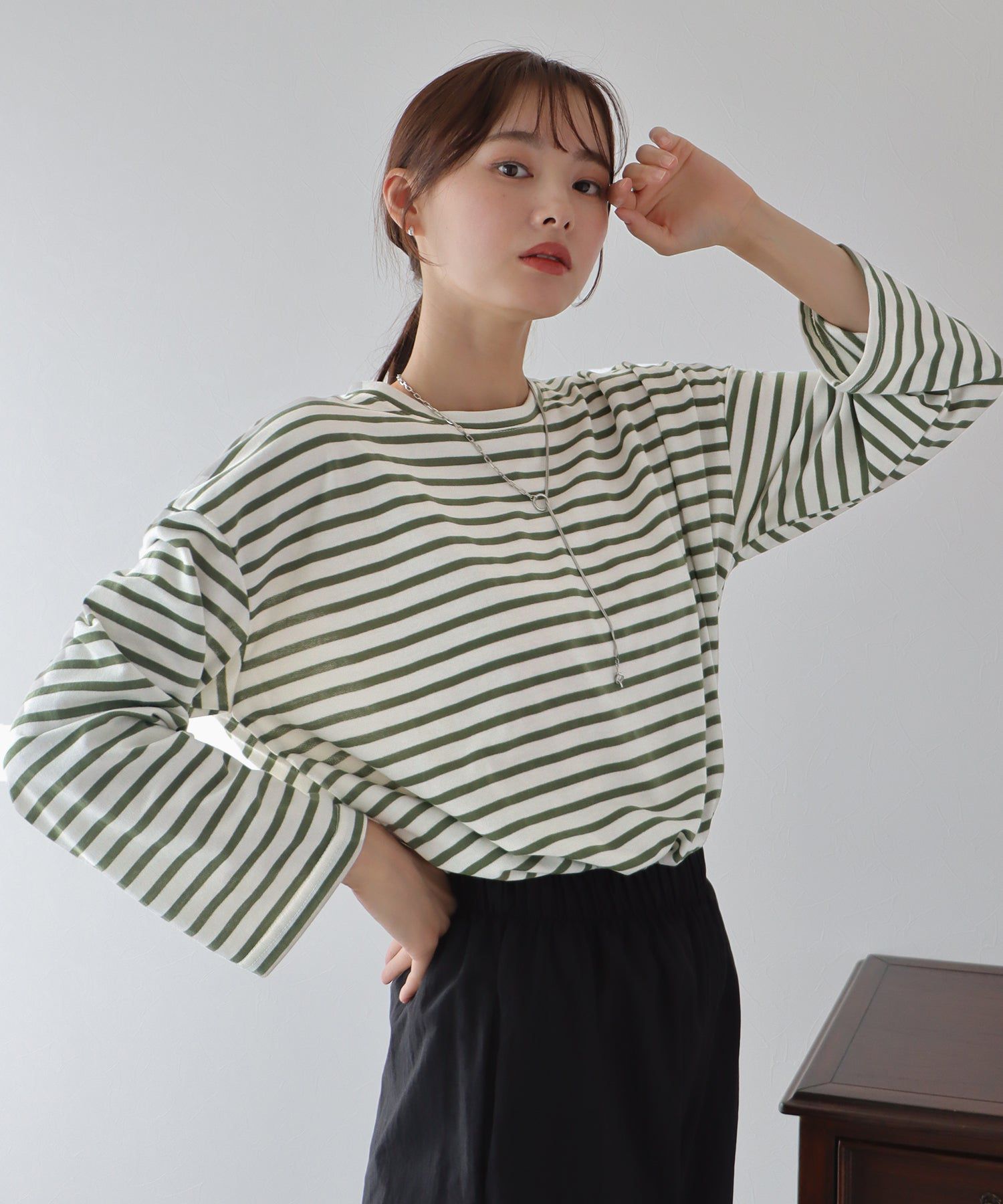 日本 BLUE EAST - 圓領百搭柔軟薄長袖上衣-條紋-深藍