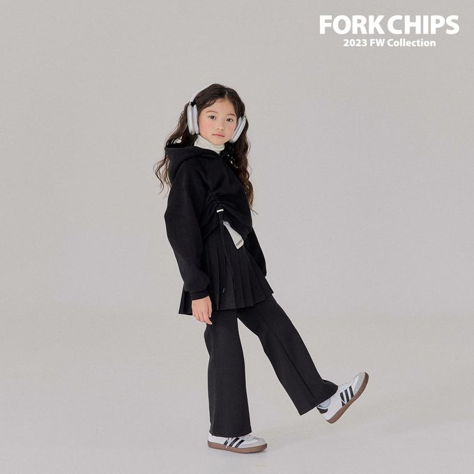 韓國 FORK CHIPS - 鬆緊腰裝飾百褶裙微喇叭長褲-黑