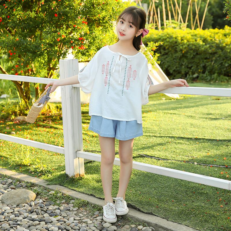 民族風五分袖套裝-民族風刺繡上衣+牛仔短褲-白色