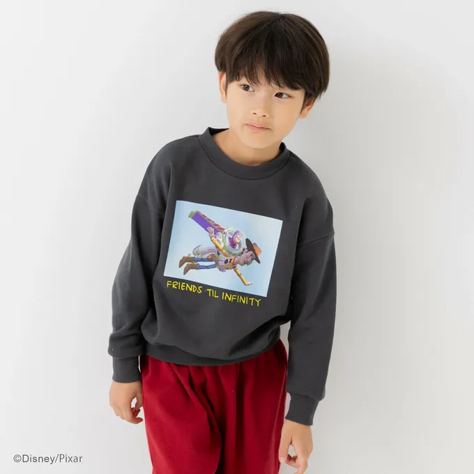 日本 Chil2 - 限定聯名 縮口印花長袖上衣-玩具總動員-向前跑-米杏