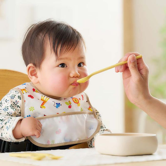 akachan honpo - 四邊有角易舀取！吃得乾乾淨淨 幼兒餐具-鮮奶白