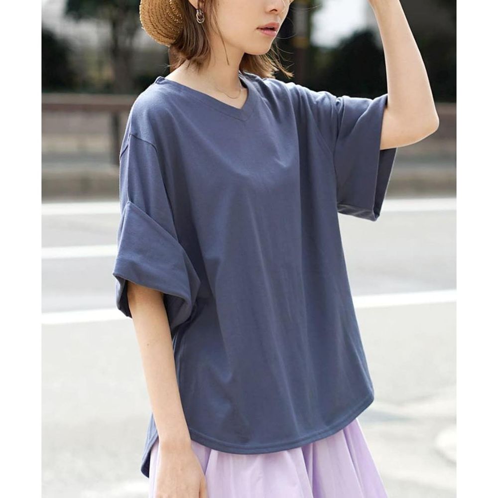 日本 zootie - Design+系列 落肩小V百搭反折五分袖修身上衣-藍