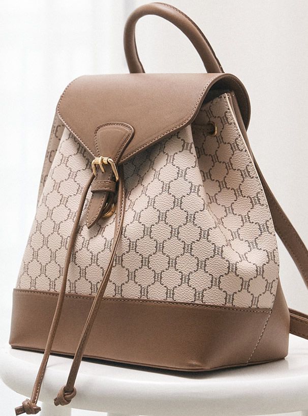 日本 GRL - 滿版花押字撞色拼接束口後背包-深咖啡 (F)