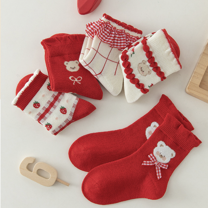 love, charlotte - 秋冬紅色卡通小熊可愛中筒棉襪-5 雙一組