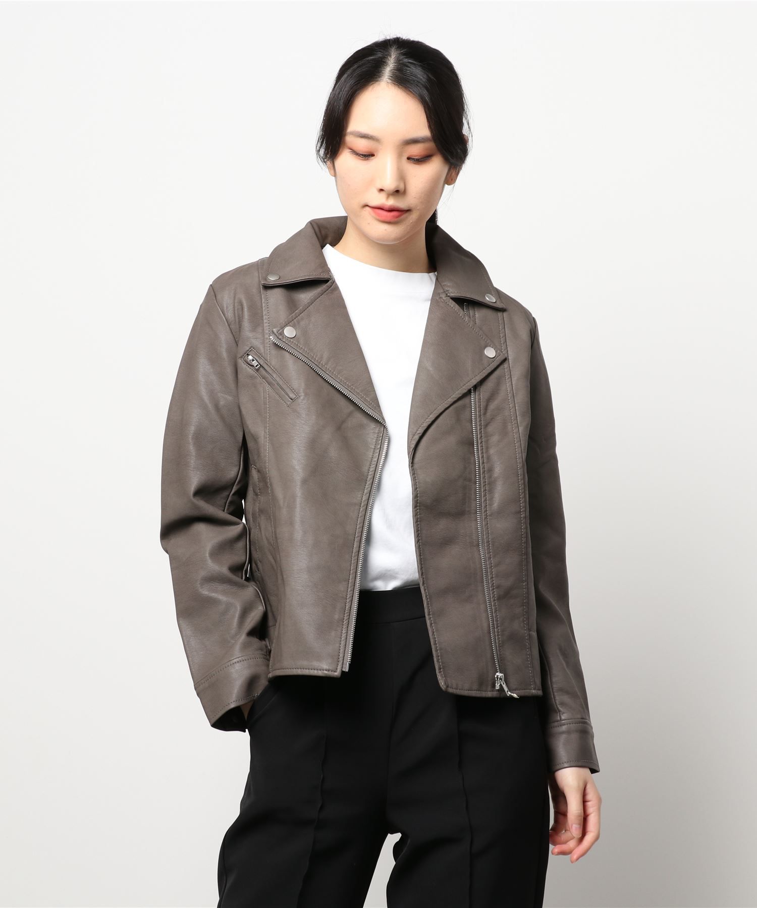 日本 Riche Glamour - 帥氣仿皮皮衣-大三角領-杏 (L)