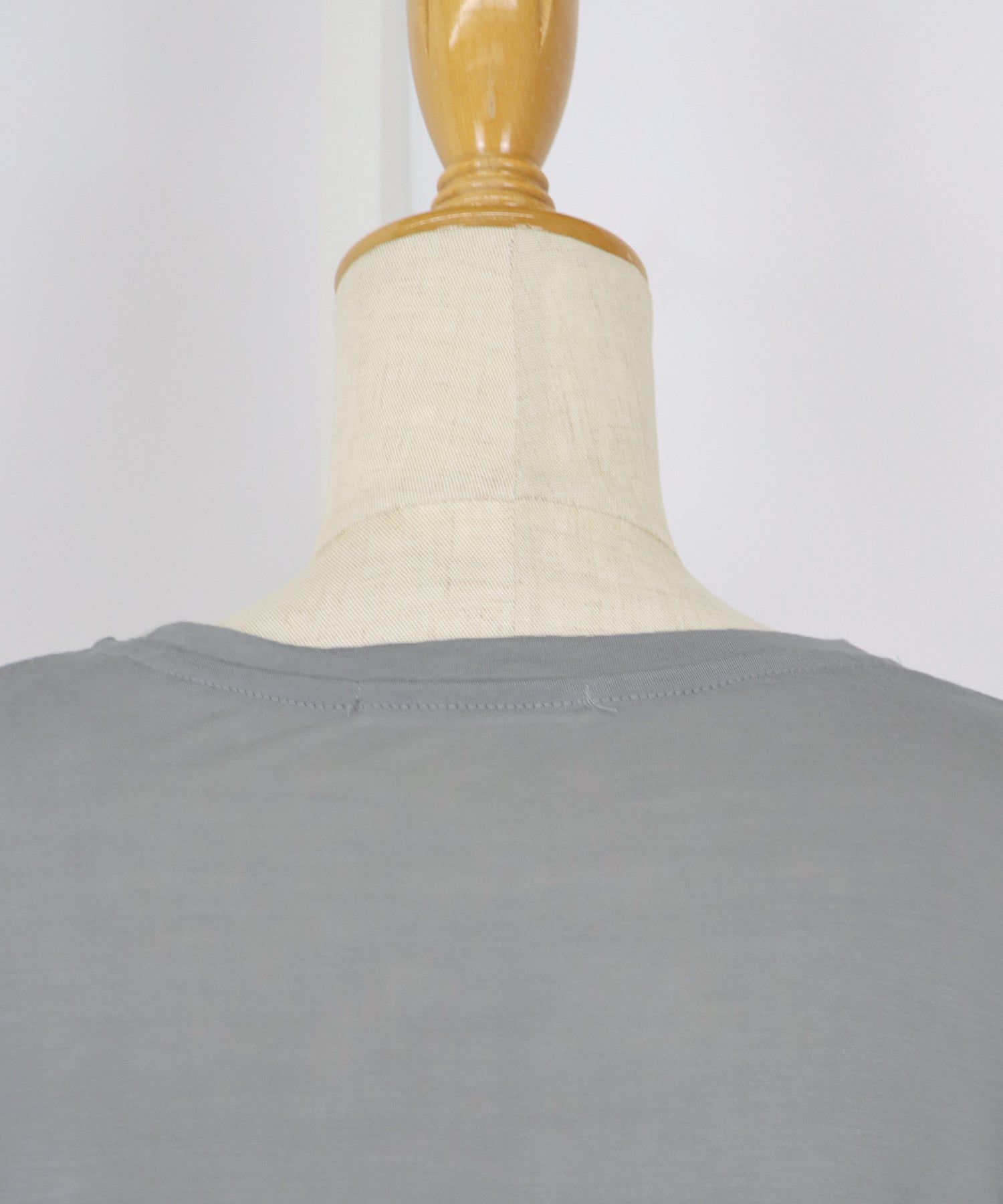 日本 BLUE EAST - 柔軟薄透落肩長袖上衣-粉