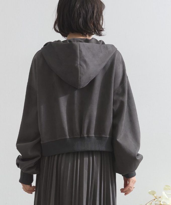 日本 ELENCARE DUE - 輕盈絨皮感雙拉鏈短版連帽外套-酒紅