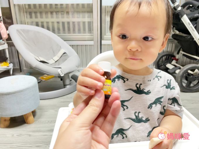 Adore愛多康 - 葉黃素晶晶凍20gx10入x一盒(效期2024/11/07)＋液態維生素Ｄ3_3.4ml(400IU)x一盒